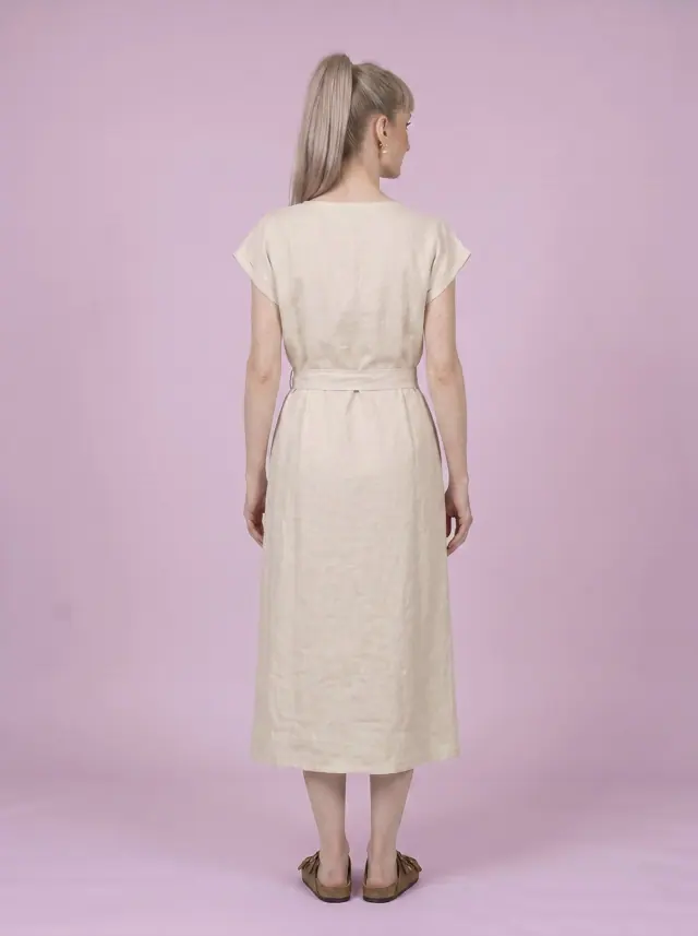 Tailored dress shot for product presentation