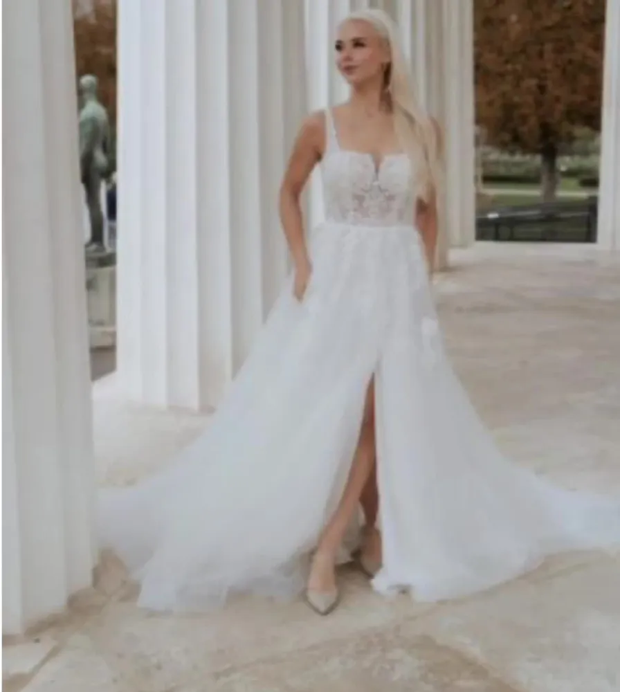 A bridal gown from the Diana ViSposa website